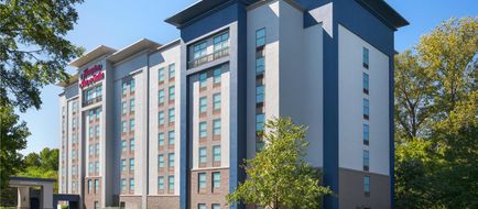 Hampton Inn & Suites Arrowood Rd Exterior