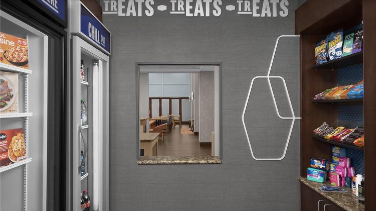 Hampton Inn and Suites Huntersville Restaurant