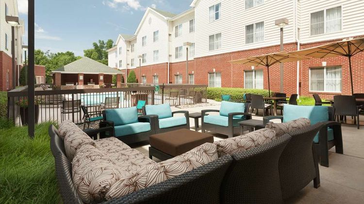 Trellis Lake Pointe Exterior