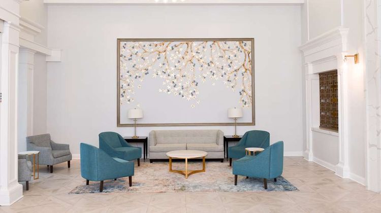 Hampton Inn & Suites South Park Lobby