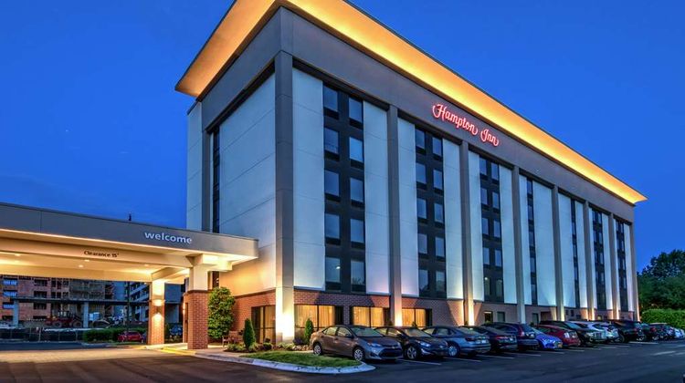 Hampton Inn University Place Exterior