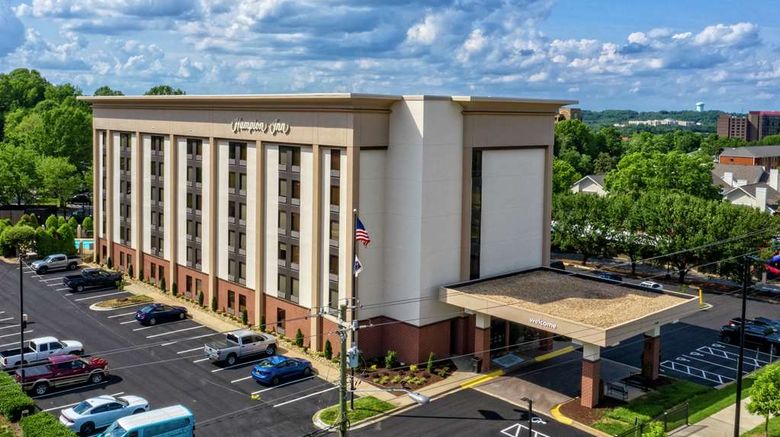 <b>Hampton Inn University Place Exterior</b>. Images powered by <a href="https://iceportal.shijigroup.com/" title="IcePortal" target="_blank">IcePortal</a>.