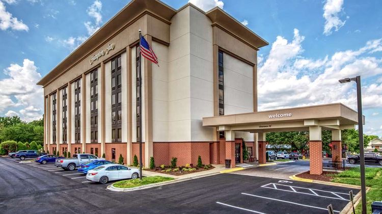 Hampton Inn University Place Exterior