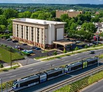 Hampton Inn University Place Exterior