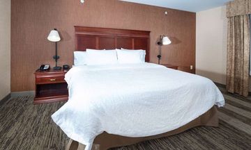 Hampton Inn & Suites Greensburg