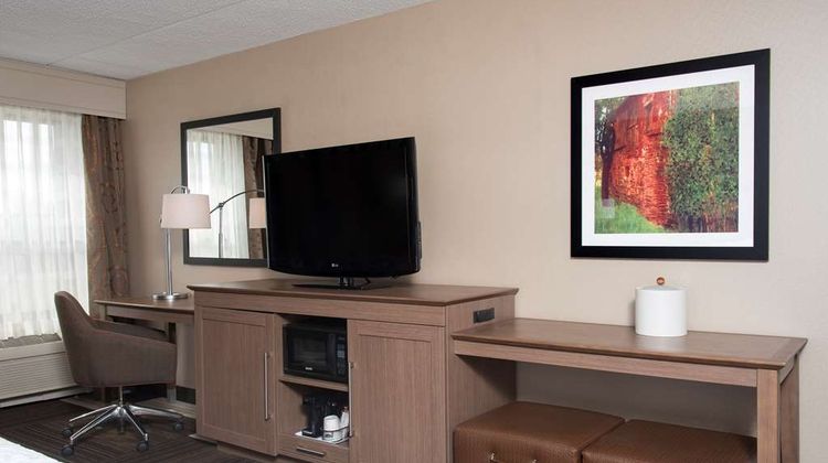 Hampton Inn Seymour Room