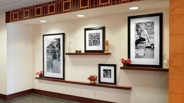 <b>Hampton Inn Seymour Lobby</b>. Images powered by <a href="https://iceportal.shijigroup.com/" title="IcePortal" target="_blank">IcePortal</a>.
