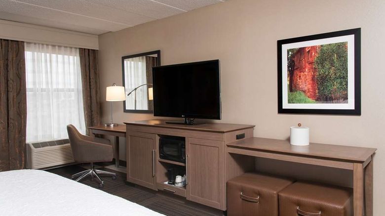 <b>Hampton Inn Taylorsville Room</b>. Images powered by <a href="https://iceportal.shijigroup.com/" title="IcePortal" target="_blank">IcePortal</a>.