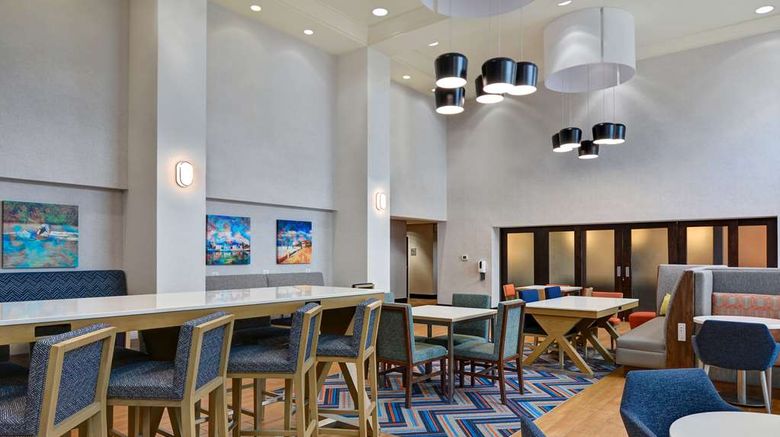 <b>Hampton Inn & Suites Clearwater/St. Pete Lobby</b>. Images powered by <a href="https://iceportal.shijigroup.com/" title="IcePortal" target="_blank">IcePortal</a>.