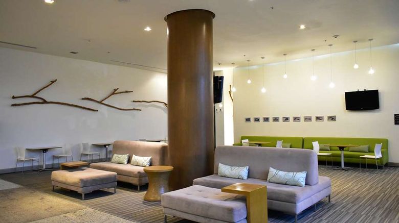 <b>Hampton Inn Ciudad del Carmen Lobby</b>. Images powered by <a href="https://iceportal.shijigroup.com/" title="IcePortal" target="_blank">IcePortal</a>.