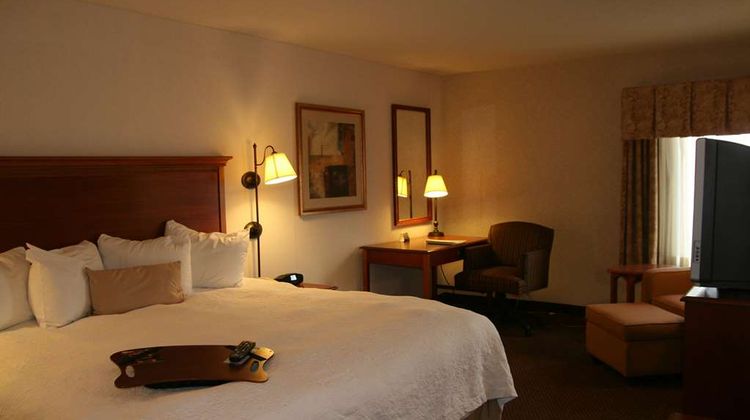 Hampton Inn Columbus Airport Room