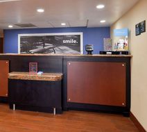 Hampton Inn Columbus East Lobby