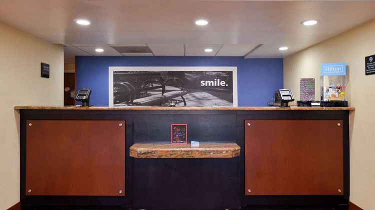 Hampton Inn Columbus East Lobby