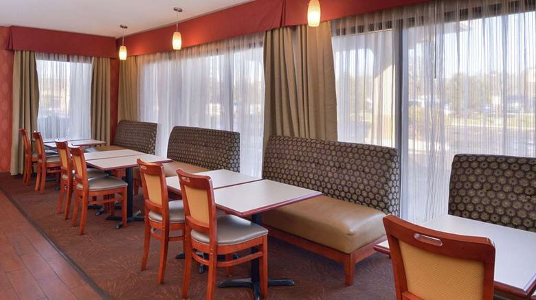 <b>Hampton Inn Columbus East Restaurant</b>. Images powered by <a href="https://iceportal.shijigroup.com/" title="IcePortal" target="_blank">IcePortal</a>.