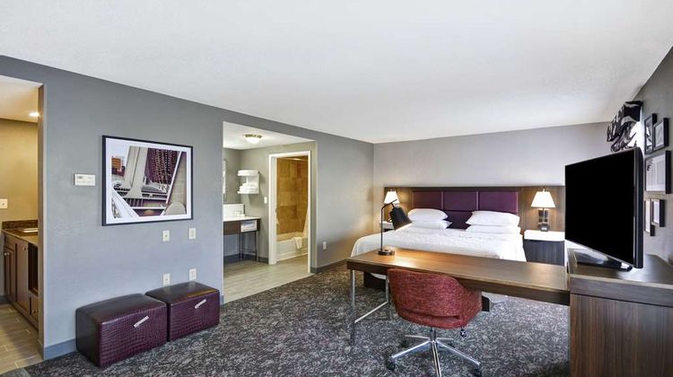 Hampton Inn & Stes Columbus/Easton Area Room