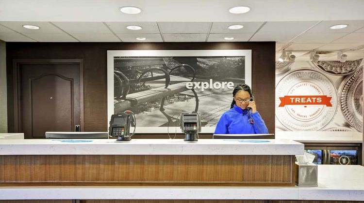 Hampton Inn & Stes Columbus/Easton Area Lobby