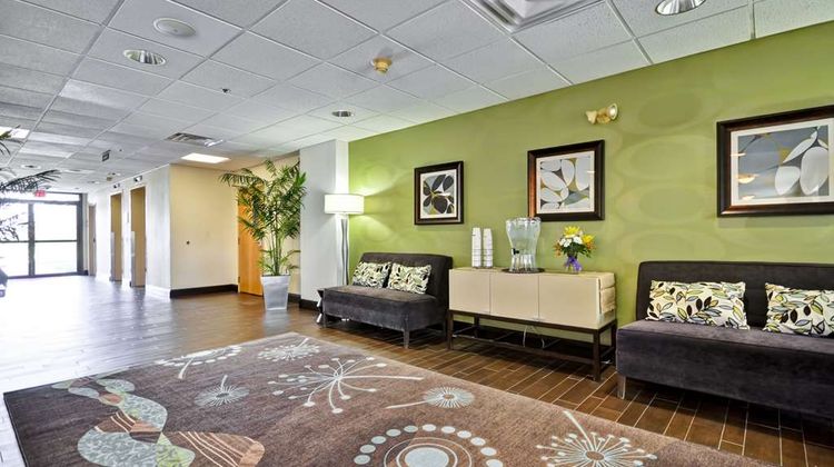 Hampton Inn Dublin Lobby