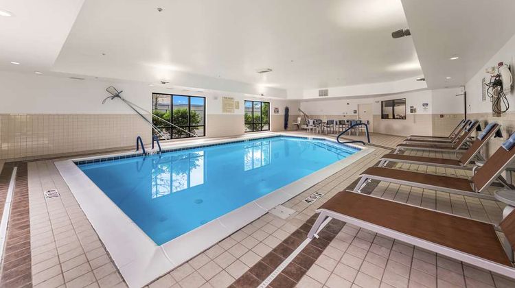 Hampton Inn Columbus I-70E/Hamilton Rd Pool