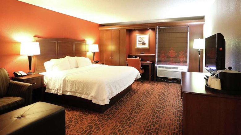 <b>Hampton Inn Columbus-South Room</b>. Images powered by <a href="https://iceportal.shijigroup.com/" title="IcePortal" target="_blank">IcePortal</a>.