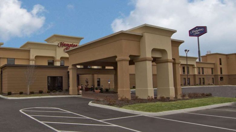 <b>Hampton Inn Columbus-South Exterior</b>. Images powered by <a href="https://iceportal.shijigroup.com/" title="IcePortal" target="_blank">IcePortal</a>.