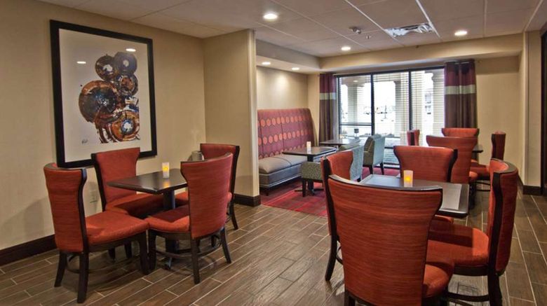 <b>Hampton Inn Columbus-South Lobby</b>. Images powered by <a href="https://iceportal.shijigroup.com/" title="IcePortal" target="_blank">IcePortal</a>.