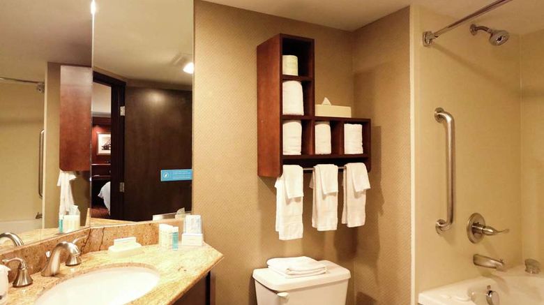 <b>Hampton Inn Columbus-South Room</b>. Images powered by <a href="https://iceportal.shijigroup.com/" title="IcePortal" target="_blank">IcePortal</a>.