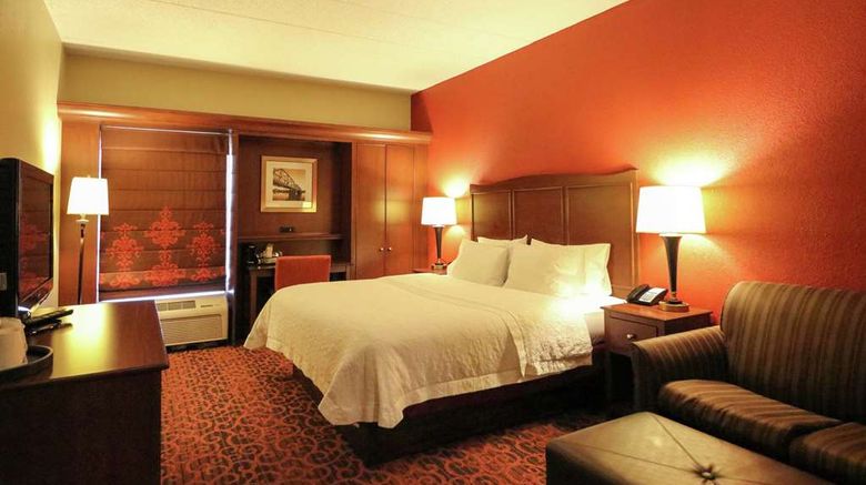 <b>Hampton Inn Columbus-South Room</b>. Images powered by <a href="https://iceportal.shijigroup.com/" title="IcePortal" target="_blank">IcePortal</a>.