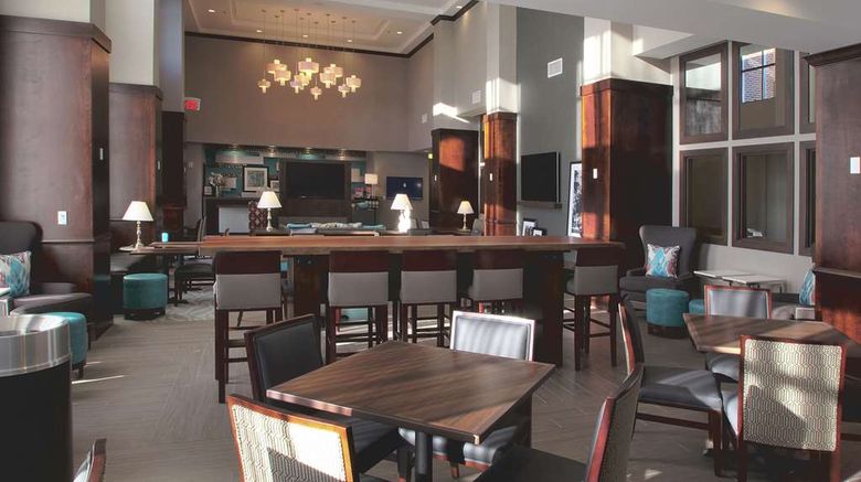<b>Hampton Inn & Suites Columbus/University Lobby</b>. Images powered by <a href="https://iceportal.shijigroup.com/" title="IcePortal" target="_blank">IcePortal</a>.