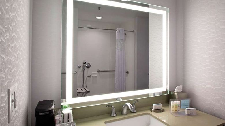 <b>Hampton Inn & Suites Columbus/University Room</b>. Images powered by <a href="https://iceportal.shijigroup.com/" title="IcePortal" target="_blank">IcePortal</a>.