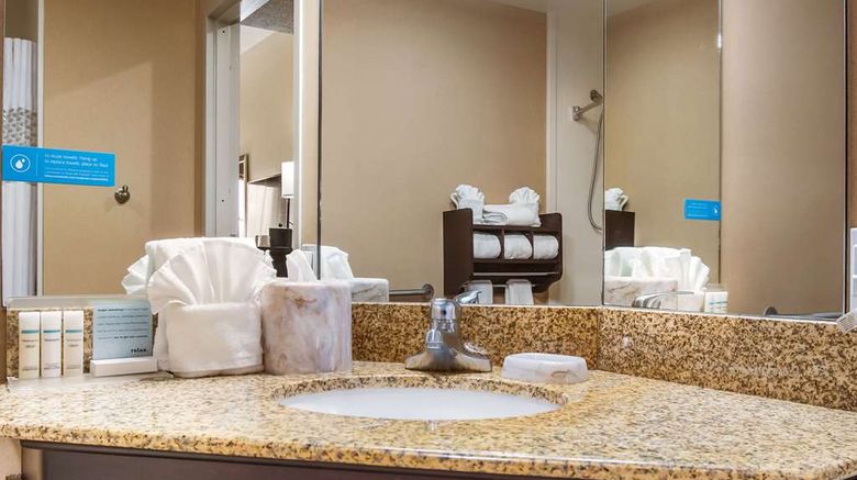 <b>Hampton Inn Columbus-West Room</b>. Images powered by <a href="https://iceportal.shijigroup.com/" title="IcePortal" target="_blank">IcePortal</a>.