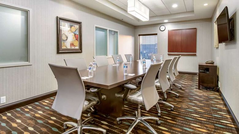 <b>Hampton Inn Columbus-West Meeting</b>. Images powered by <a href="https://iceportal.shijigroup.com/" title="IcePortal" target="_blank">IcePortal</a>.