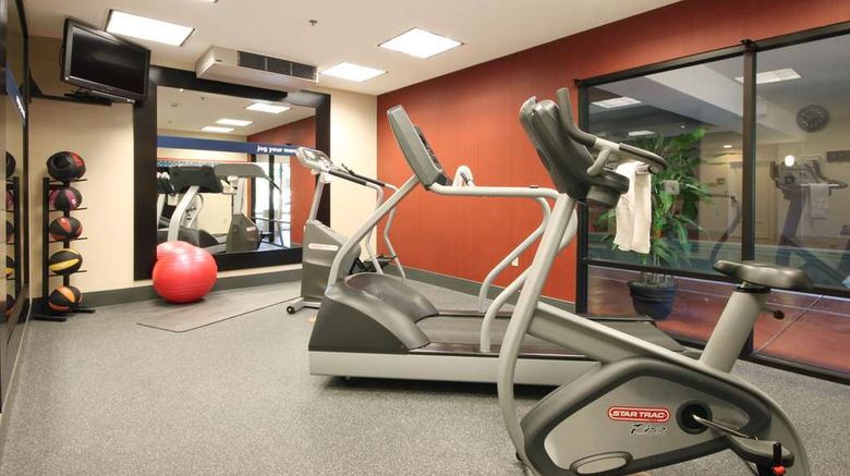 <b>Hampton Inn Urbana by Hilton Health</b>. Images powered by <a href="https://iceportal.shijigroup.com/" title="IcePortal" target="_blank">IcePortal</a>.
