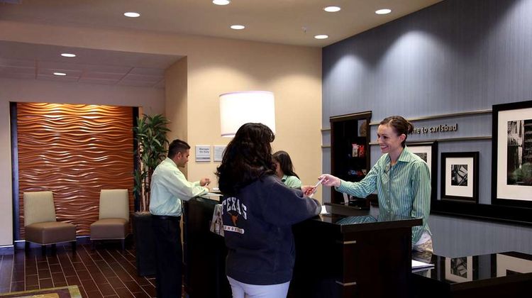 Hampton Inn & Suites Carlsbad Lobby