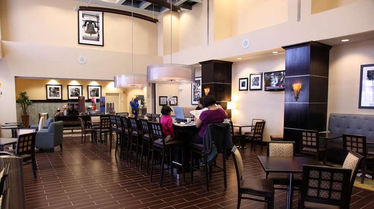 Hampton Inn & Suites Carlsbad Lobby
