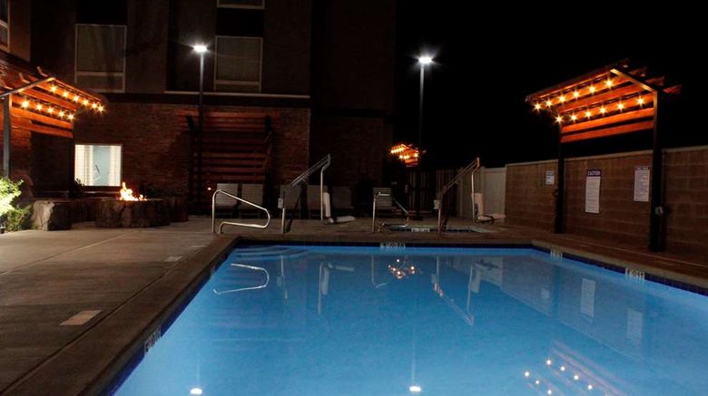 <b>Hampton Inn Moab Pool</b>. Images powered by <a href="https://iceportal.shijigroup.com/" title="IcePortal" target="_blank">IcePortal</a>.