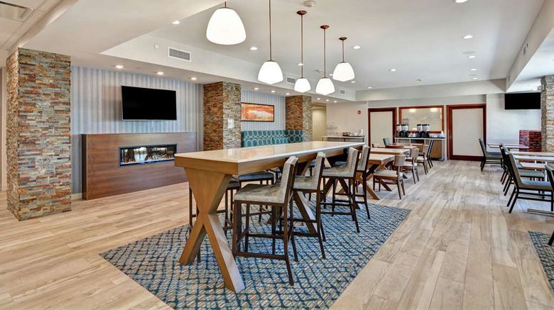 <b>Hampton Inn Moab Restaurant</b>. Images powered by <a href="https://iceportal.shijigroup.com/" title="IcePortal" target="_blank">IcePortal</a>.