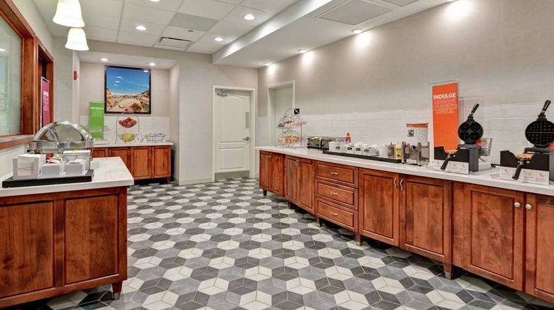 <b>Hampton Inn Moab Restaurant</b>. Images powered by <a href="https://iceportal.shijigroup.com/" title="IcePortal" target="_blank">IcePortal</a>.