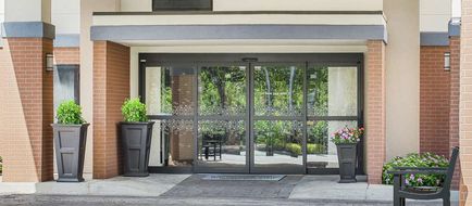 Hampton Inn Commerce Exterior