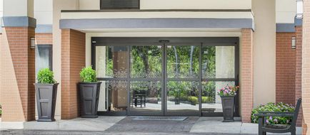 Hampton Inn Commerce Exterior