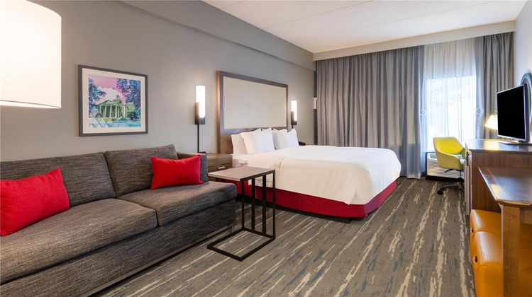Hampton Inn Commerce Room