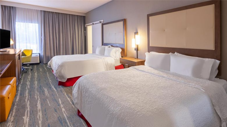 <b>Hampton Inn Commerce Room</b>. Images powered by <a href="https://iceportal.shijigroup.com/" title="IcePortal" target="_blank">IcePortal</a>.