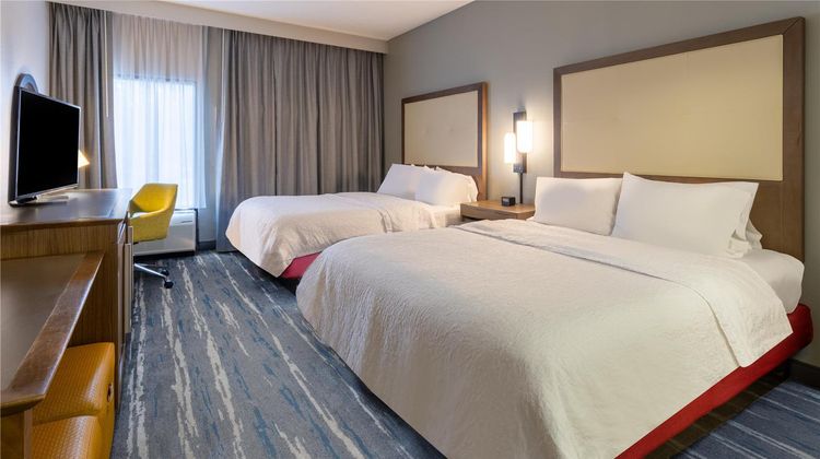 Hampton Inn Commerce Room