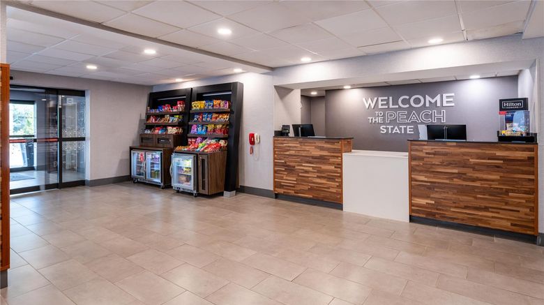 <b>Hampton Inn Commerce Lobby</b>. Images powered by <a href="https://iceportal.shijigroup.com/" title="IcePortal" target="_blank">IcePortal</a>.