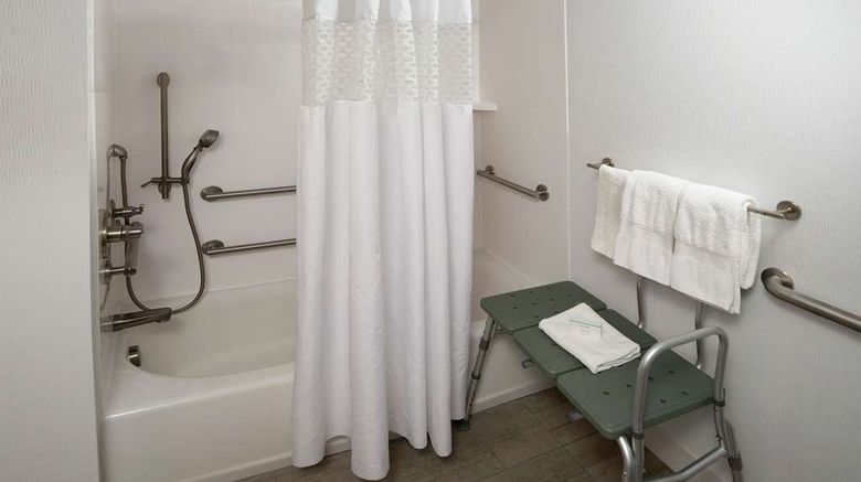 <b>Hampton Inn Long Island/Commack Room</b>. Images powered by <a href="https://iceportal.shijigroup.com/" title="IcePortal" target="_blank">IcePortal</a>.