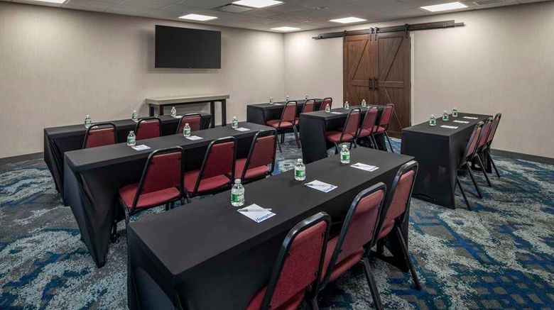 <b>Hampton Inn Long Island/Commack Meeting</b>. Images powered by <a href="https://iceportal.shijigroup.com/" title="IcePortal" target="_blank">IcePortal</a>.
