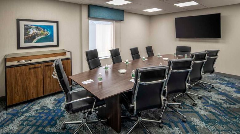 <b>Hampton Inn Long Island/Commack Meeting</b>. Images powered by <a href="https://iceportal.shijigroup.com/" title="IcePortal" target="_blank">IcePortal</a>.