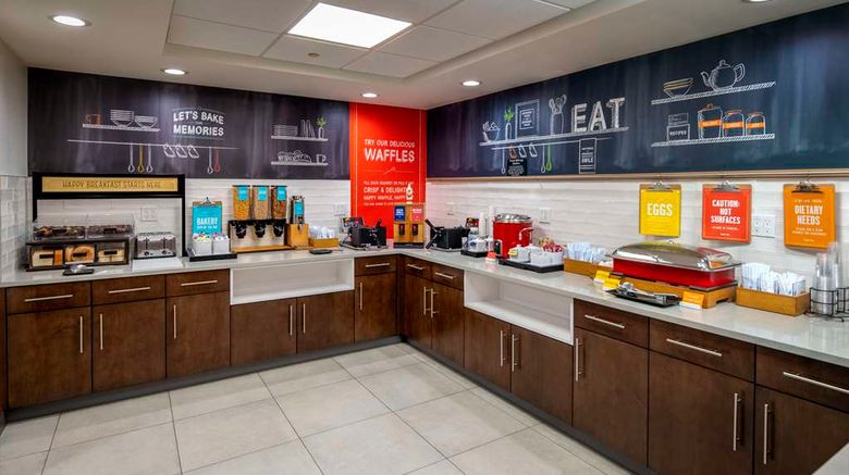 <b>Hampton Inn Long Island/Commack Restaurant</b>. Images powered by <a href="https://iceportal.shijigroup.com/" title="IcePortal" target="_blank">IcePortal</a>.