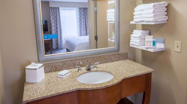 Hampton Inn & Suites Tilton Room