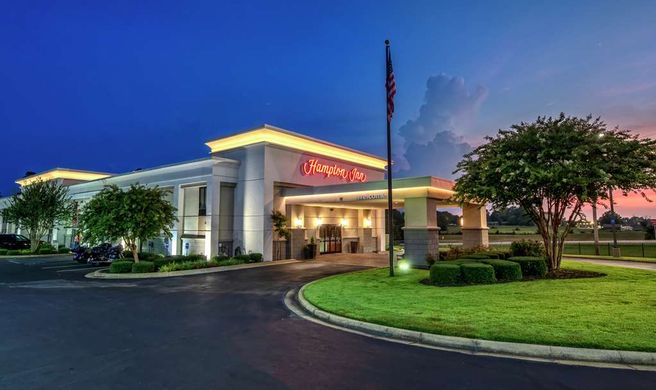 Hampton Inn Corinth Exterior