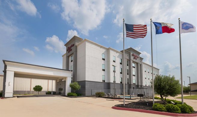 Hampton Inn Cotulla Exterior